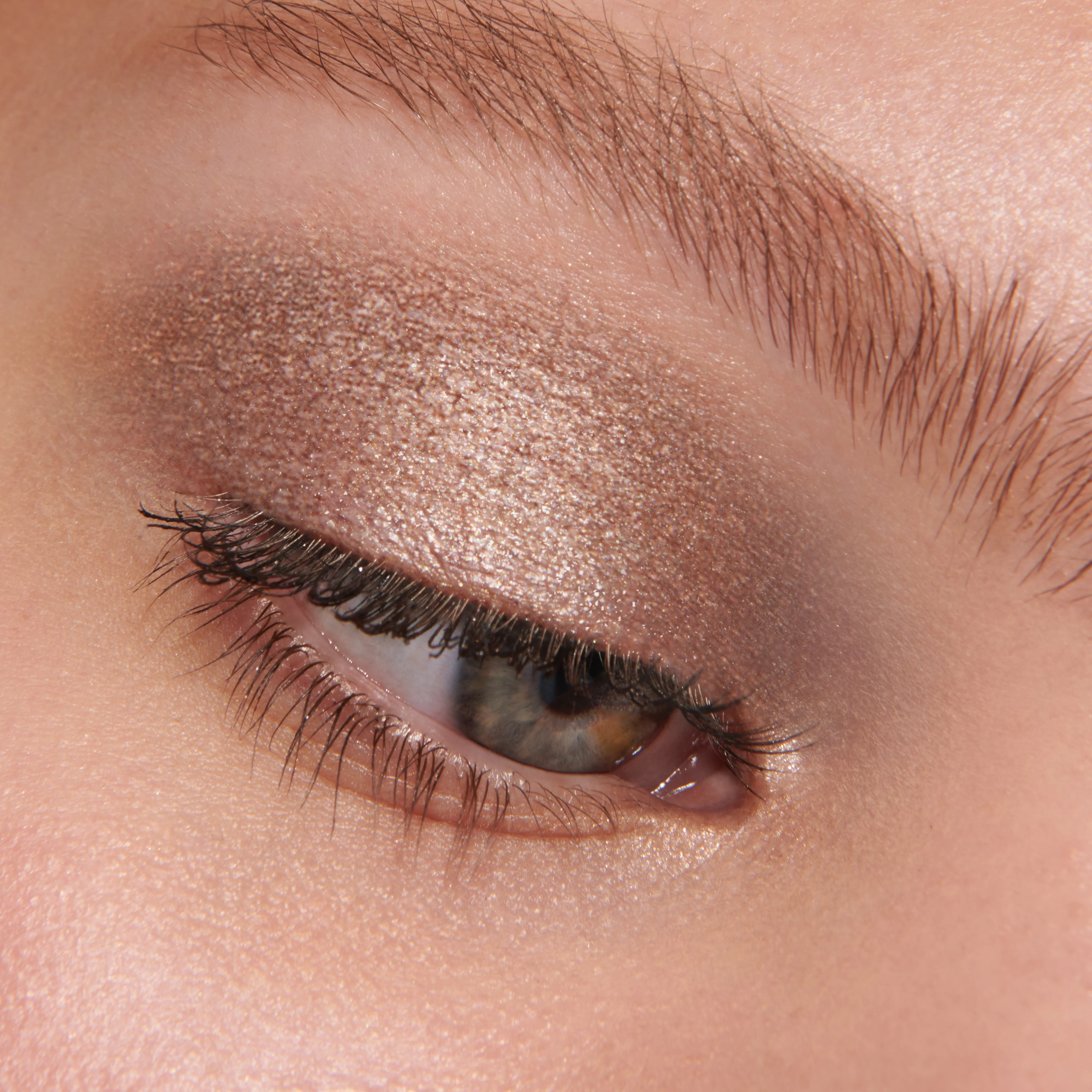 Emily (Liquid Lurex Eyeshadow) - Image 4